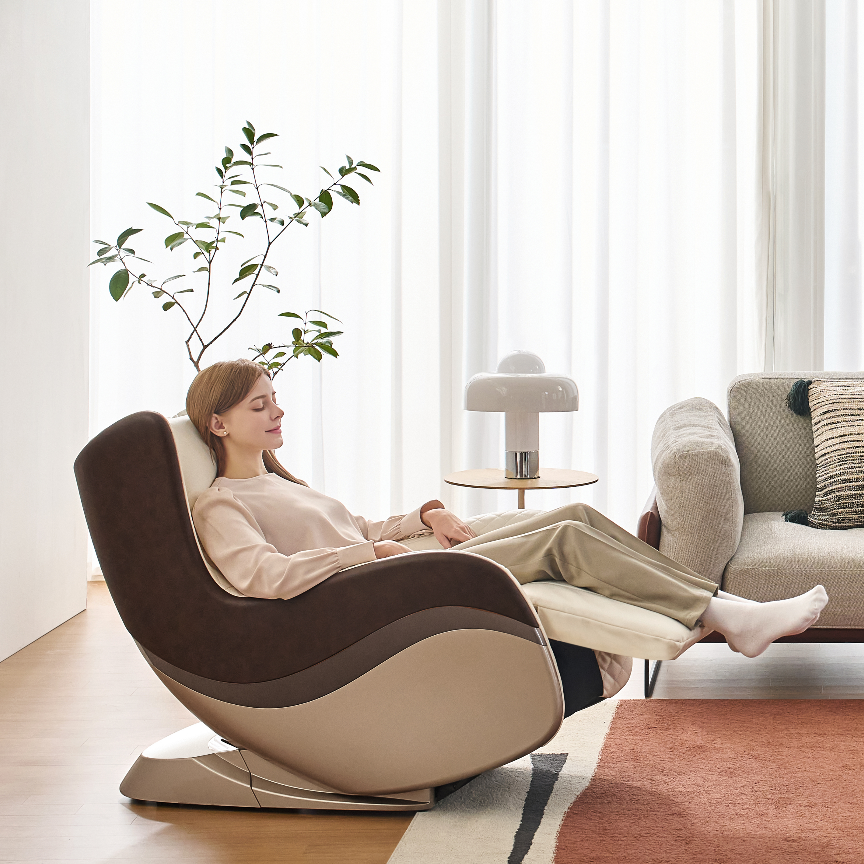 Eliza massage chairs offer deep tissue therapy, ergonomic design, and heat therapy for full-body relaxation and muscle recovery. Perfect for home use, these therapeutic chairs deliver unparalleled stress relief and comfort. Small footprint, yet big on relaxation.
ELIZA is a zero-gravity recliner and massage chair with hip airbag massage and Bluetooth speakers, offering both auto and manual modes.