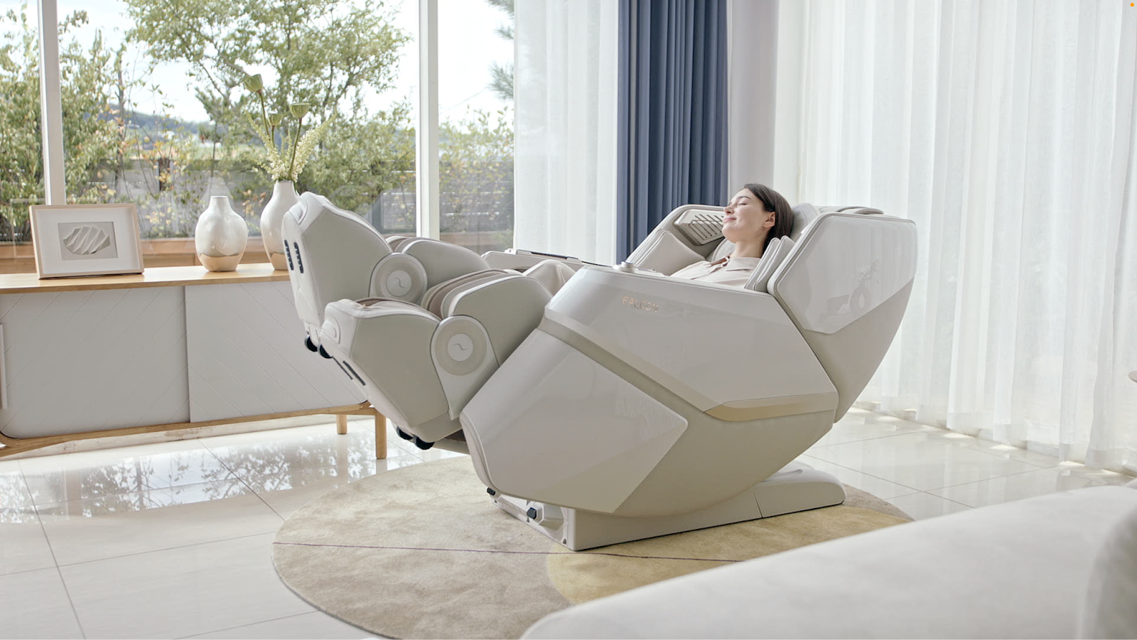 Press the Zero Gravity button and FALCON will glide back to 125° or 150° so you can enjoy that weightless, floating sensation of being totally free.Falcon massage chairs offer deep tissue therapy, ergonomic design, and heat therapy for full-body relaxation and muscle recovery. Perfect for home use, these therapeutic chairs deliver unparalleled stress relief and comfort.