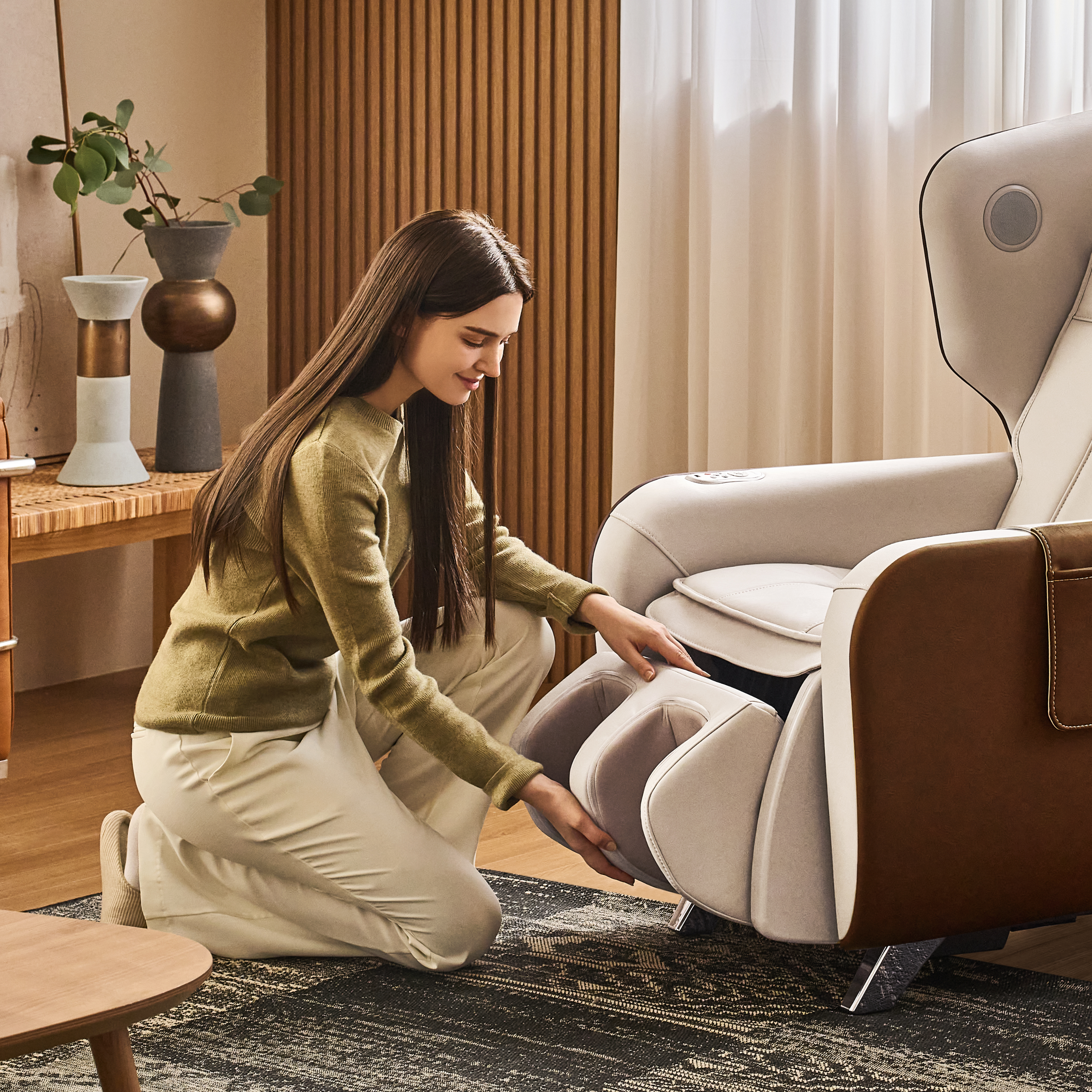 FAMILIE massage chairs offer deep tissue therapy, ergonomic design, and heat therapy for full-body relaxation and muscle recovery. Perfect for home use, these therapeutic chairs deliver unparalleled stress relief and comfort. Minimalist chair, maximum features.
Zero-gravity recliner, auto/manual massage chair with air bag calf massage and Bluetooth speakers. Chic lounger and luxury massage in one.