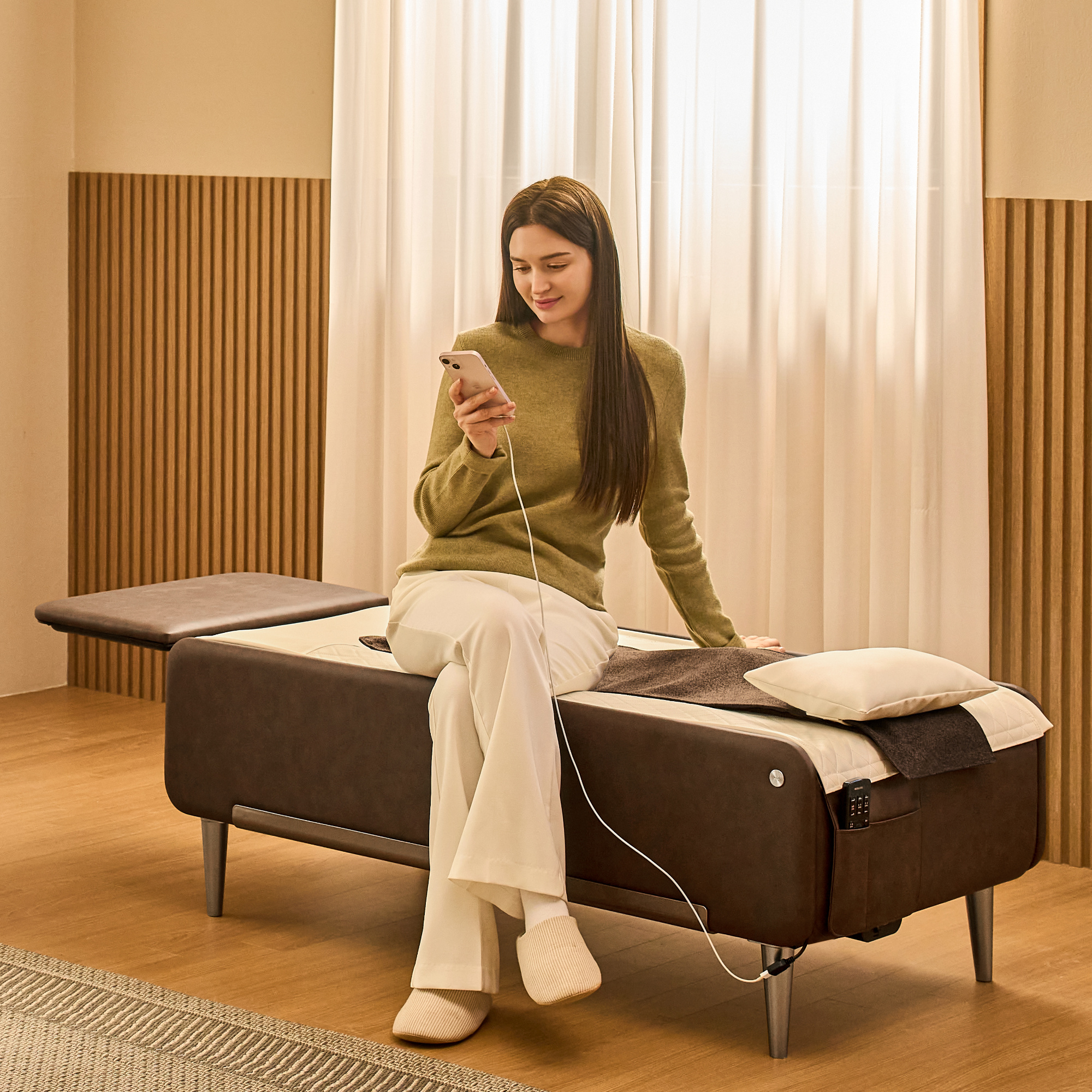 Onew massage chairs offer deep tissue therapy, ergonomic design, and heat therapy for full-body relaxation and muscle recovery. Perfect for home use, these therapeutic chairs deliver unparalleled stress relief and comfort. Recover. Decompress. Restore.
After spending all day on your feet, you’ll be glad you have your own heated massage bed to relax on – a unique and new massage experience.